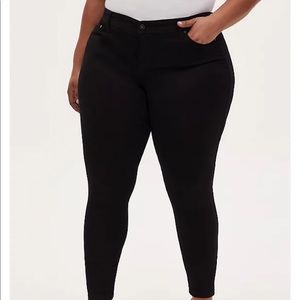 ♠️Torrid Skinny Jean♠️